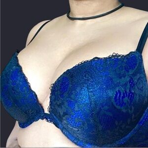 Victoria’s Secret Very Sexy Push Up Plunge bra